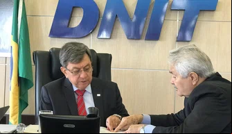 Senador Elmano Férrer (PODEMOS) em reunião com diretor geral do DNIT, general Santos Filho.