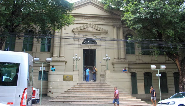 fachada da prefeitura de Teresina