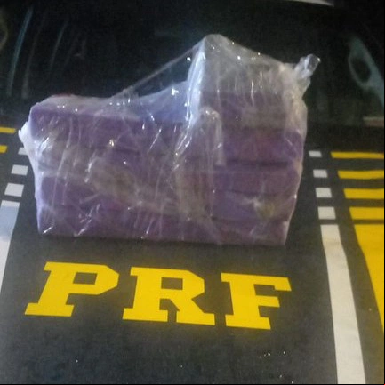PRF apreende mais de 4kg de maconha na BR-343, em Parnaíba