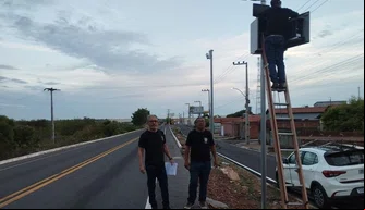 Equipe da Imepi verificando os radares na região Sul do Piauí